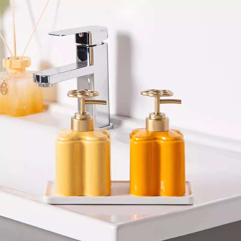 Nowoczesna pomarańczowa kwiato – Water Bottle Blank recenzja i cena